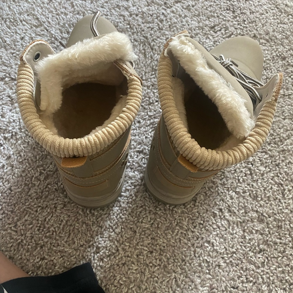 Amazon Winter Boot - Picture 4 of 4